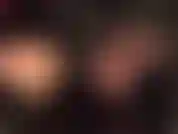 Uma transa de strapon com um pau enorme de borracha preta, um casaco de pvc brilhante e botas de cano alto - você precisa de uma boa trepada. Sua amante fetichista se diverte muito enfiando seu enorme pau preto em todos os seus buracos.