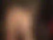 A senhora se pavoneia com seu pauzão, balançando-o na sua cara, balançando-o, acariciando-o enquanto provoca com sua bunda, pernas de náilon brilhantes e decote sexy. Você ama meu pau grande e branco.