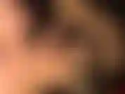 Provocação com decote de látex.