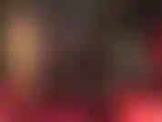 Deixando seu pau de escravo coberto de náilon louco com camadas de meia-calça e pernas de meia.