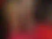 Você é louco pelos meus pés de náilon, mas também adora ver um pau grande na meia, então eu deslizo um dos meus enormes paus pretos dentro da perna para formar uma protuberância enorme que te deixa babando.