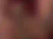 Faço footjob sexy com pés descalços e oleosos.