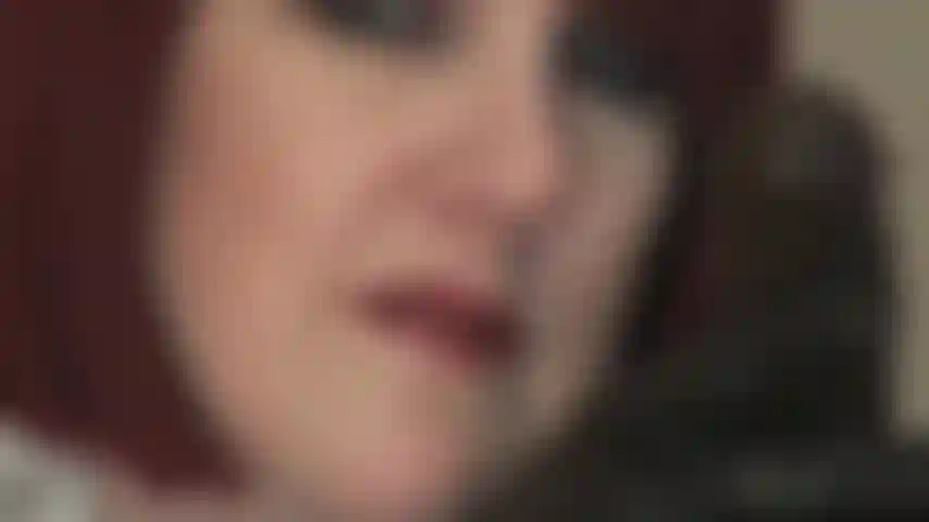 ( Parte 2/2 adoração facial e de pau) - a amante te deixa fraco e submisso enquanto ela drena suas bolas e carteira com seus olhos penetrantes, lábios de batom brilhante e língua sensual. A amante acaricia um grande pau preto e tudo o que você deseja é engolir essa carga de porra.