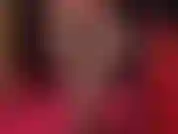 Pernas, coxas, virilha e pés de meia-calça marrom brilhante - incline-se para trás e aproveite a vista sedutora e brilhante sob a mesa, com shorts metálicos sensuais e luvas vermelhas provocando lentamente as pernas e os pés.