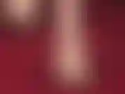 Os lindos dedos dos pés descalços da senhora adoradora em mules de camurça nude - você não adoraria deslizar sua língua entre os dedos dos pés e os sapatos?!