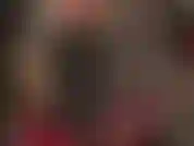 Punheta com luvas de lycra. Você adora o tecido brilhante e justo de lycra/elastano. A senhora esfrega seu pau por toda a calça dela usando suas luvas de lycra e coxas para te tirar o leite.