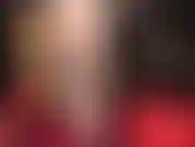 Provoco com uma meia-calça branca transparente e sexy antes de trocar para uma preta transparente.