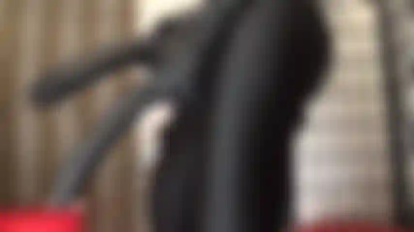 A mistress usa suas duas maiores cintas pretas para realmente te encher dessa vez!