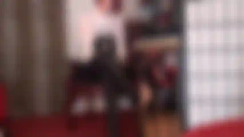 Luvas de látex médicas em luvas de couro - você não gostaria de sentir as camadas de luvas da patroa deslizando por todo o seu corpo e até sua bunda apertada...