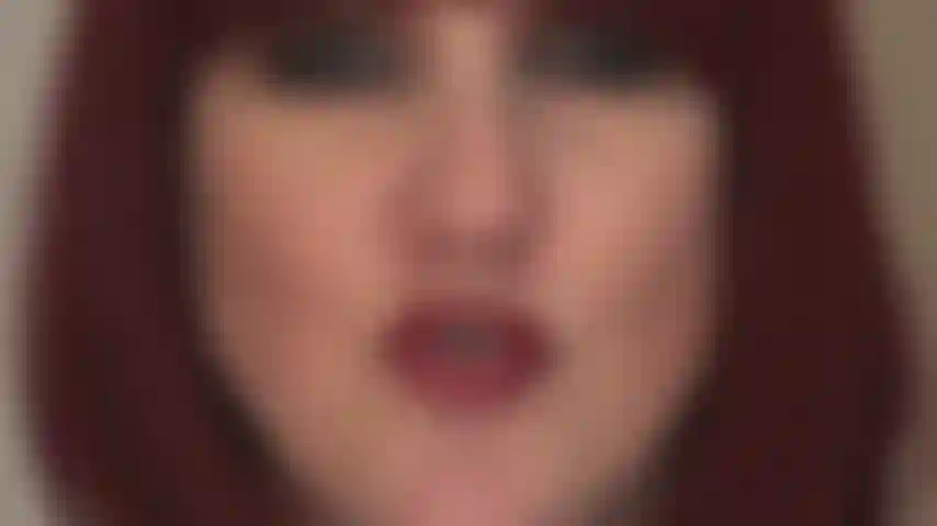 ( Parte 1/2: adoração facial e de pau) - a amante te deixa fraco e submisso enquanto ela drena suas bolas e carteira com seus olhos penetrantes, lábios de batom brilhante e língua sensual. A amante acaricia um grande pau preto e tudo o que você deseja é engolir essa carga de porra.