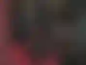 A senhora está usando um vestido sexy de vinil brilhante e botas de cano alto. Só sei que você adoraria esfregar seu pau inútil de escrava nessa bunda perfeita e brilhante.