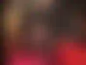 Aproveite esta provocação sensual em nylon preto transparente com saia curta de couro, jaqueta, luvas e scarpins. Adoro bunda, sentada de cara de meia-calça.