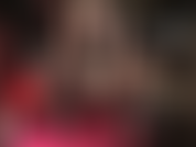 A senhora precisa de uma prostituta gulosa... Uma que não se cansa de um grande pau preto, pulsante, pingando saliva, enfiado na sua cara de viado.