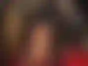 Fetichista por pés e dominadora de strapon - aproveite meus pés descalços, macios e perfeitos enquanto acaricio um dos meus grandes paus brancos de borracha.