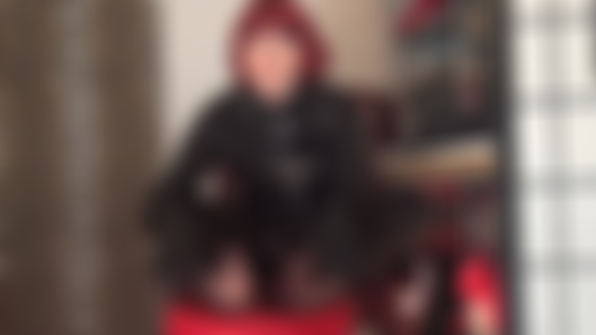 Adoração aos pés com meias vintage costuradas - a amante usa leggings pretas para que você possa se concentrar totalmente nos maravilhosos pés de náilon.