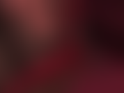 Fetiche por saltos altos - a combinação perfeita de meia-calça preta transparente e saltos agulha vermelhos brilhantes. Mistress faz você adorar cada centímetro desses sapatos e pernas sensuais e brilhantes.