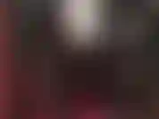 Professora de escola elegante com uma grande protuberância de cinta-liga.