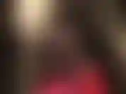 Adoro calças de cetim preto brilhante - a amante exibe sua bunda e pernas sensuais nessas calças incríveis, sentindo-as com luvas e mãos nuas.