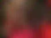 Uma amante de renda e cetim com lindas meias de renda por cima de uma meia-calça nude. Uma adoradora de pernas, com o seu pau deslizando entre essas camadas de nylon sedoso, ordenhando-o até secar...