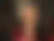 Com pernas, pés e bunda quentes e brilhantes de meia-calça bronzeada provocando seu pau.