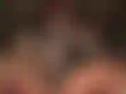 A senhora tem sua cinta-liga molhada e escorregadia para seus buracos apertados. Começando pela sua boca, ela acaricia e enfia na sua cara de vagabunda. Você não se cansa do grande pau branco da senhora.