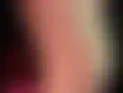 Com pernas e pés de nylon incríveis e meia-calça transparente com estampa de leopardo.