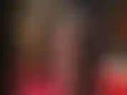 Sua deusa sexy me provoca com botas altas e brilhantes, meia-calça e meias-calças. Adore minha bunda com esses shortinhos gostosos enquanto eu provoco o gozo do seu pau latejante de escravo.