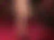 Ajoelhe-se para adorar os pés descalços perfeitos da senhora vivian.