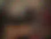 O látex nunca é brilhante demais. Veja como eu lustro minha minissaia de látex para deixá-la ainda mais brilhante.