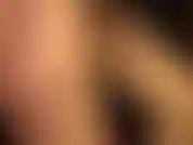 Vamos colocar mais meias-calças brilhantes! A senhora vivian adora camadas sensuais e brilhantes de meias-calças, olha que brilho incrível. Se você pudesse se esfregar toda e enfiar seu pau entre elas...