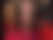 Fetiche por pés descalços - meias de látex sensuais combinam bem com meias de náilon vintage, mas o que você realmente quer é chegar ao que está dentro dessas meias de náilon... Pés descalços macios e sensuais.