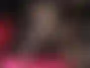 Você é viciada nas minhas pernas. Entregue-se ao seu fetiche por pernas cruzadas, meia-calça, scarpins peep toe e luvas de couro.