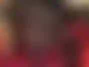 Concentre-se nas pernas cruzadas e estendidas da senhora, usando meia-calça preta. A senhora deixou você hipnotizado e completamente focado em suas pernas longas e maravilhosas e no seu salto alto e sexy balançando.