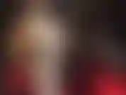 Camadas de meia-calça branca e látex branco - quantas camadas de náilon você aguenta? Uma meia-calça mais brilhante que a outra, seguida por uma minissaia sexy de látex branco, luvas e saltos altos combinando.