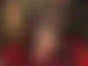 Fetiche por pés descalços - a dona mexe os dedos e provoca com pés e pernas descalços. Você não quer vir e limpá-los com a língua?