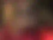 Presa entre minhas pernas cruzadas de meia-calça bege brilhante - minhas longas pernas cruzadas e meus lindos pés te deixam fraco e submisso. Seu pau está preso entre elas. Gozo nelas todas!