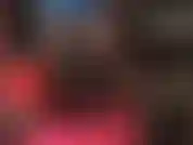 Sentada no rosto com uma bunda coberta de látex, saltos agulha de metal e adoração a botas.