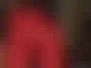 Com leggings vermelhas justas e luvas de couro - a amante provoca com sua bunda redonda incrível vestida com leggings vermelhas justas de lycra/elastano, enquanto usa longas luvas de couro.