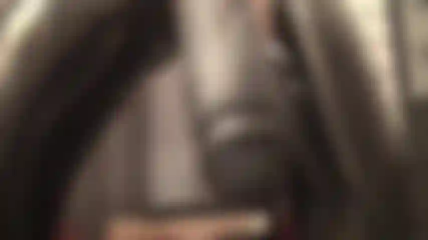 Dominação de prostitutas com strapon bbc - a amante vivian fode aquele enorme pau preto bem entre seus enormes peitos falsos na sua boca, descarregando sua carga na sua garganta.