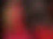 Com fetiche por látex - meias de látex vermelhas, vestido curto e salto alto. Tão brilhante!!