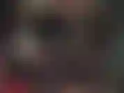 Uma amante de látex com uma cinta-liga preta enorme. Você está pronto para uma divertida sessão de punheta e adoração anal.