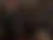 Acariciando meu pau enquanto visto um macacão preto de borracha colante. Observando sua amante de látex ordenhando esse pau. Acariciando junto.