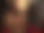 Adoro meias-calças e domino com strap-ons. Adoro minhas pernas e bunda com essas meias-calças escuras e sedosas enquanto acaricio meu grande pau preto.