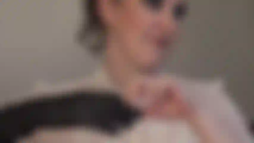 Como uma segunda pele - fetiche por luvas de couro. Essas são as lindas luvas de couro sem forro da senhora vivian, em preto e branco. Adoro suas mãos com esses maravilhosos pares de luvas.