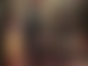 Adoro couro, uma enorme cinta-liga preta - a amante vivian toda de couro mostrando a você como é um pau de verdade, não aquele pintinho minúsculo que você está carregando.