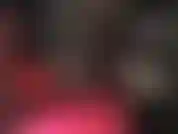 Amante de saltos altos - a amante experimenta diferentes pares de sapatos de salto alto e exibe suas pernas fantásticas em meia-calça.