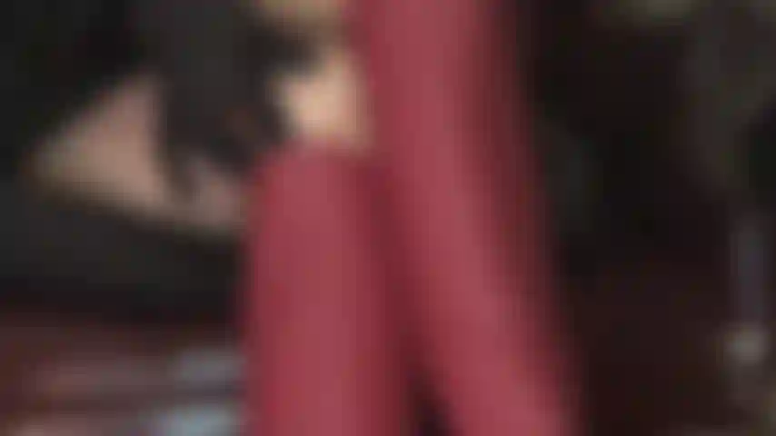 Deslize delicadamente para dentro das minhas botas - essas botas de couro deixam seu pau de escravo ereto. Foder devagar no topo das minhas botas é o único sexo que você tem.