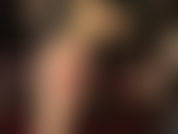 Cheire tudo... Botas de couro da senhora, pés de meia-calça e pés descalços - entregue-se ao seu fetiche por pés com meias de náilon sendo rasgadas para chegar aos meus pés descalços, com unhas dos pés pintadas de vermelho, uma visão rara.