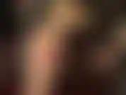 Cheire tudo... Botas de couro da senhora, pés de meia-calça e pés descalços - entregue-se ao seu fetiche por pés com meias de náilon sendo rasgadas para chegar aos meus pés descalços, com unhas dos pés pintadas de vermelho, uma visão rara.