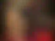 A mistress conhece seu amor por meias-calças brilhantes e sensuais. Aproveite esta provocação sensual de náilon em camadas douradas brilhantes, exibindo pés, pernas e bunda vestidos com meias-calças e luvas de cetim tão macias quanto seda.